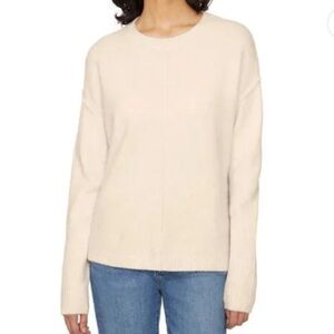 EUC Legendary Outfitter Women's pullover Cream Sweater